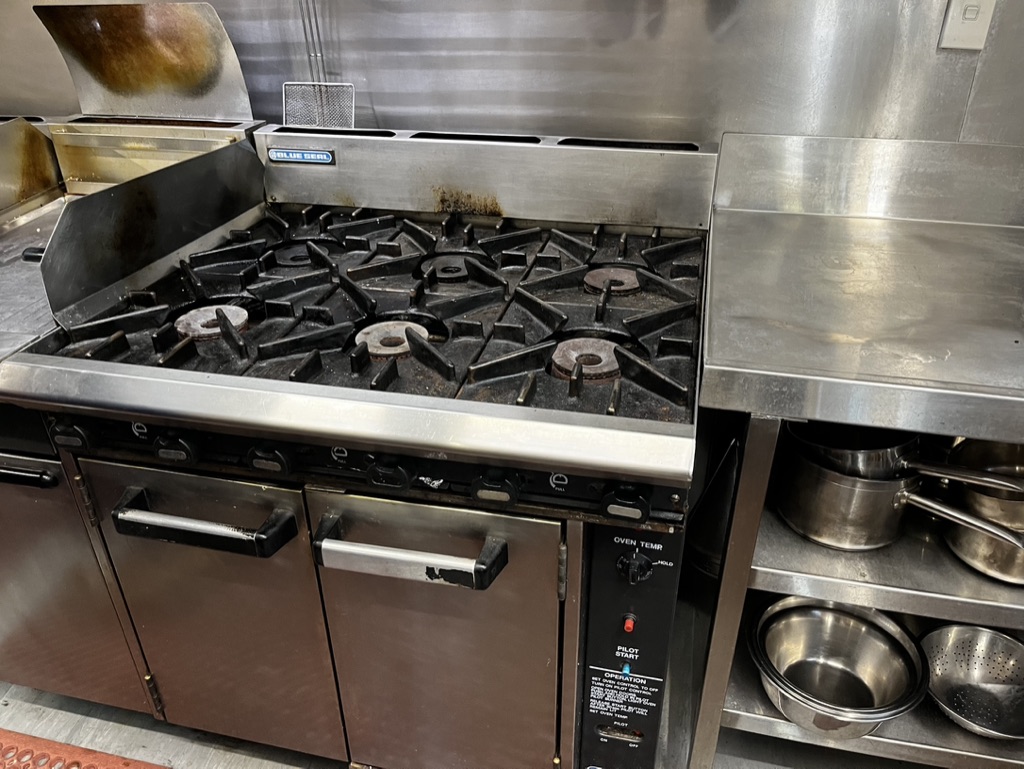 Commercial gas cooker connection